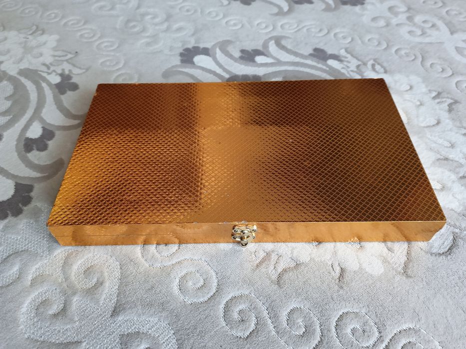 Набор столовых приборов.