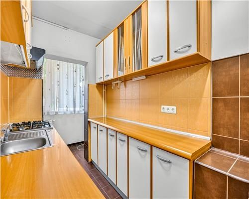 Apartament de vanzare 2 camere Codrul Cosminului
