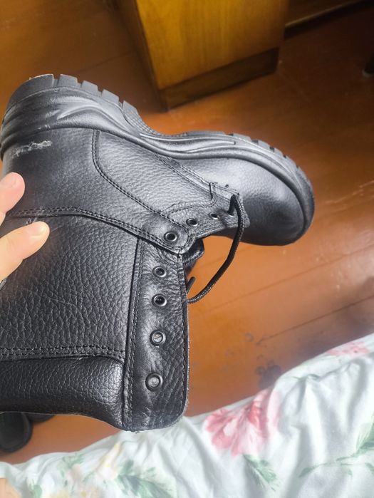 Продам берцы 43 размер