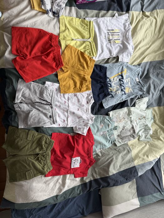 Продавам летни дрешки в размери 6-9м, 12м и 12-18м