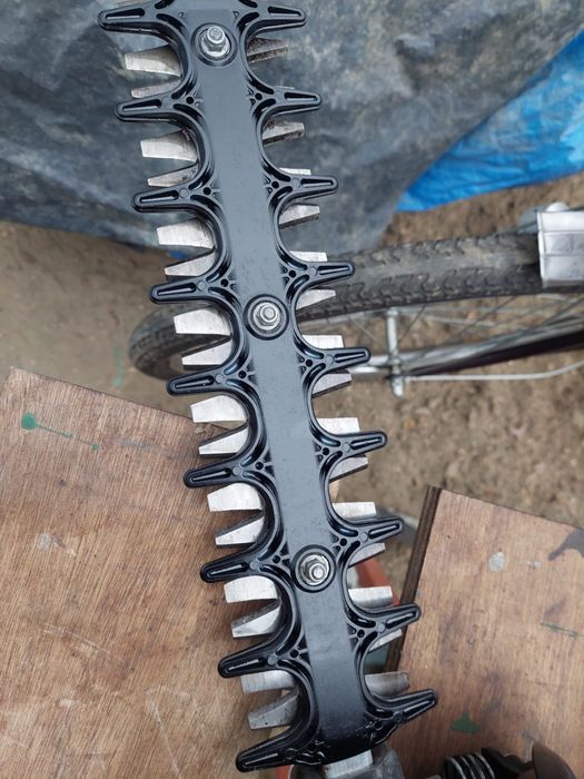 Stihll CS 81 R pentru gard viu