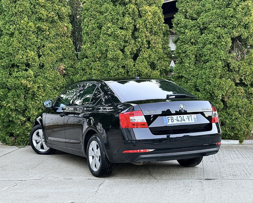 SKODA Octavia 2019 — imagine 3