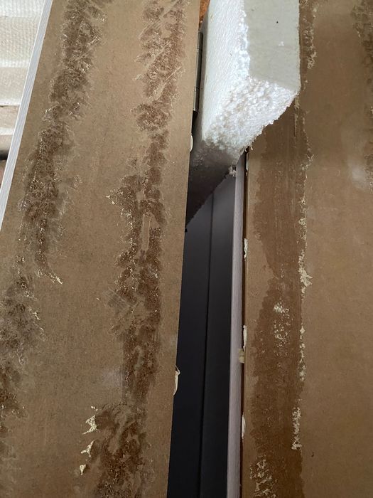 Продавам врата  200/66