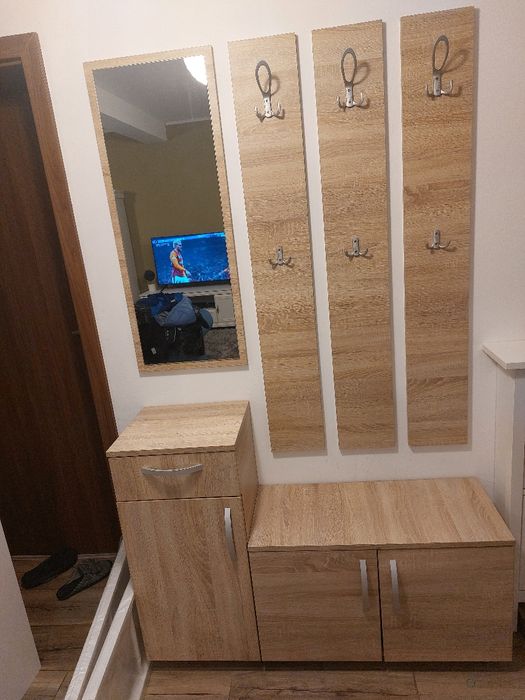 Cuier de hol cu oglinda