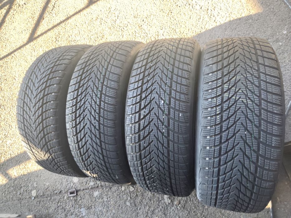 215/55/17" 4бр Good year ultra grip performance. Dot3624г,7-8мм
