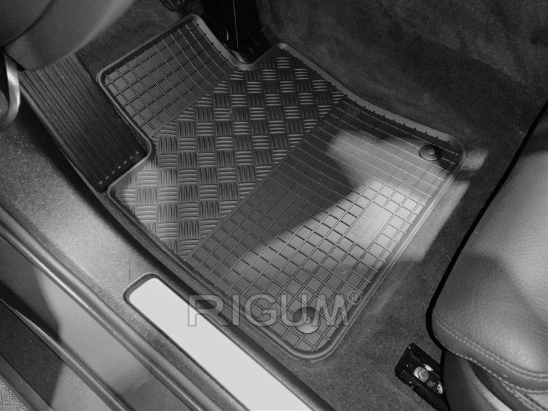 Гумени стелки или багажник VOLVO V60 и PHEV след 2018 г.