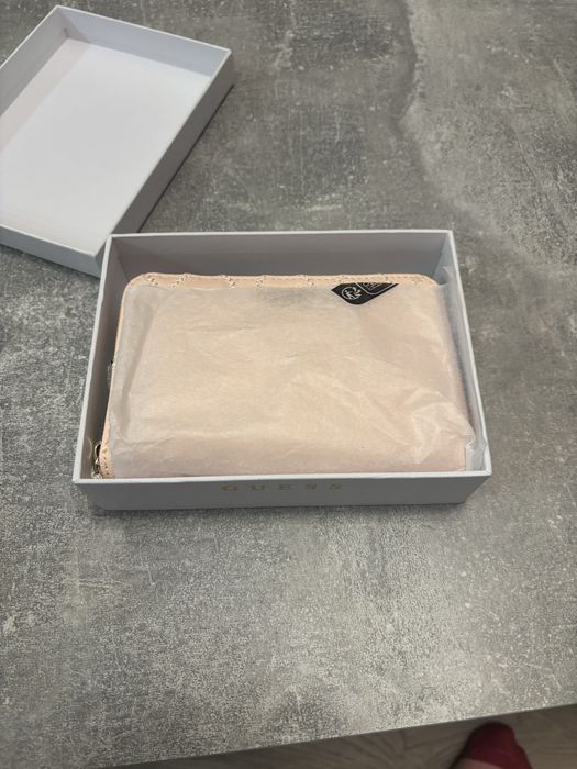 Оригинален портфейл на Guess