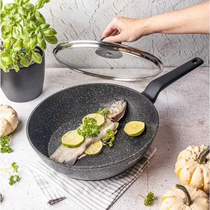 Tigaie din aluminiu turnat, marmorata, cu capac, neagra, 28cm,