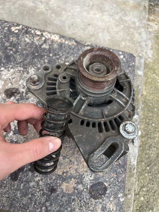 Генератор Volkswagen Golf 3