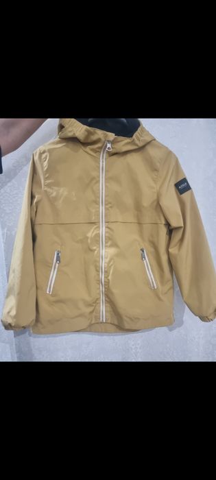 Продам детскую куртку для девочек