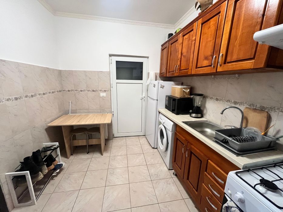 Apartament 1 cam la preț de masina