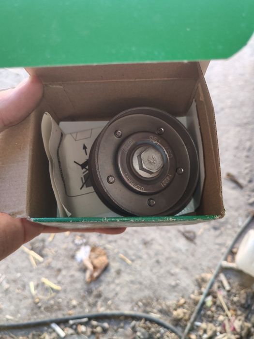 Vând kit ambreiaj și role întinzătoare, burduf planetara și curea acce