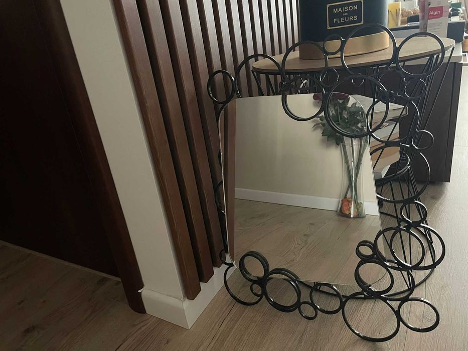 Oglinda decorativa moderna din otel cu cercuri - realizata la COMANDA