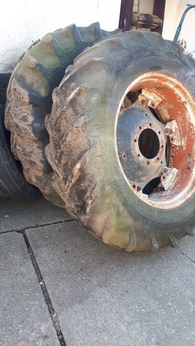 Anvelope cu jenti International 16,9R34