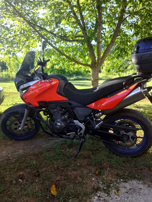 Aprilia Pegaso Strada 660