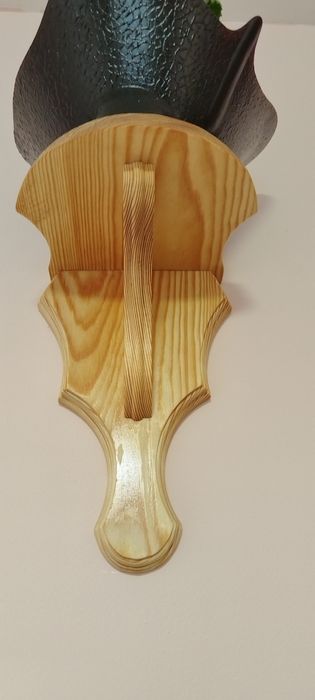 Цветарник /стенна поставка за цветя