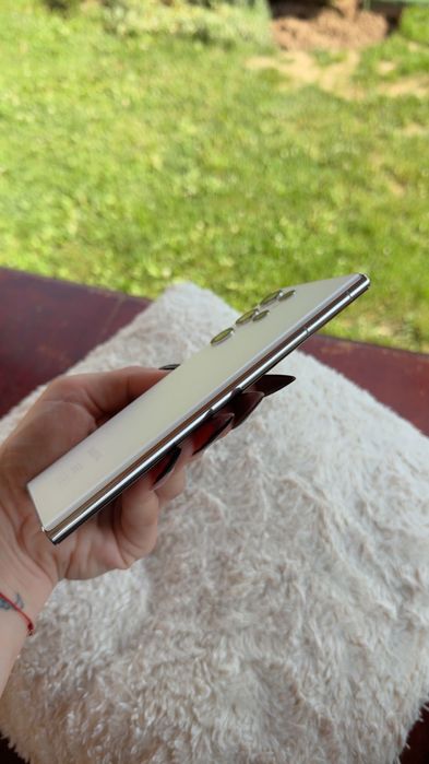 Samsung Galaxy S22 Ultra 256 GB - Бял, като нов !