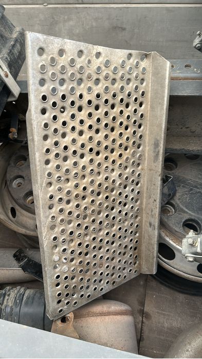 Запчасти на тягач даф 105