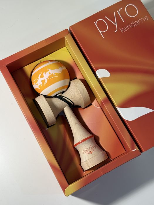 Kendama Lotus Pyro Antiskid 2.0 ( Nu Broken Shape Miguel)