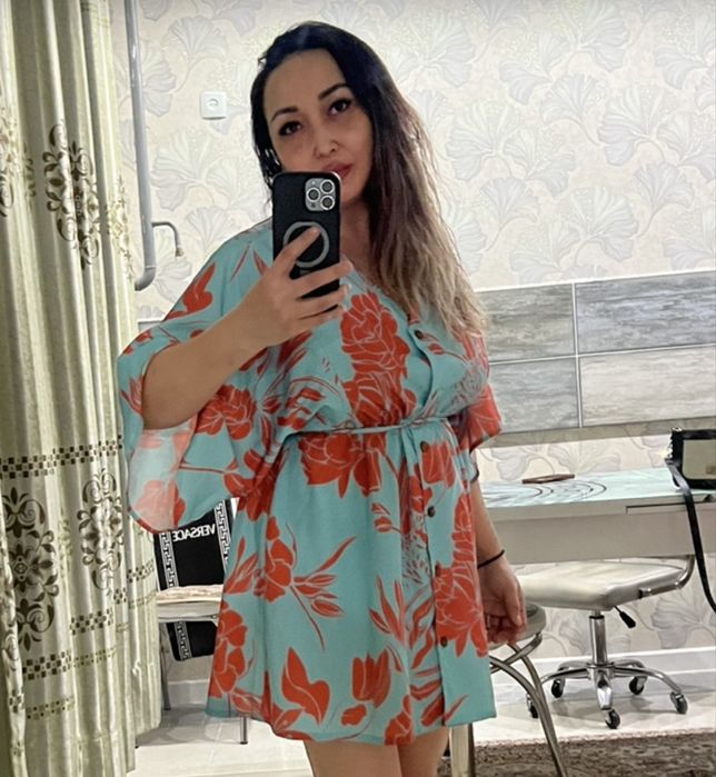 Массажистка одна