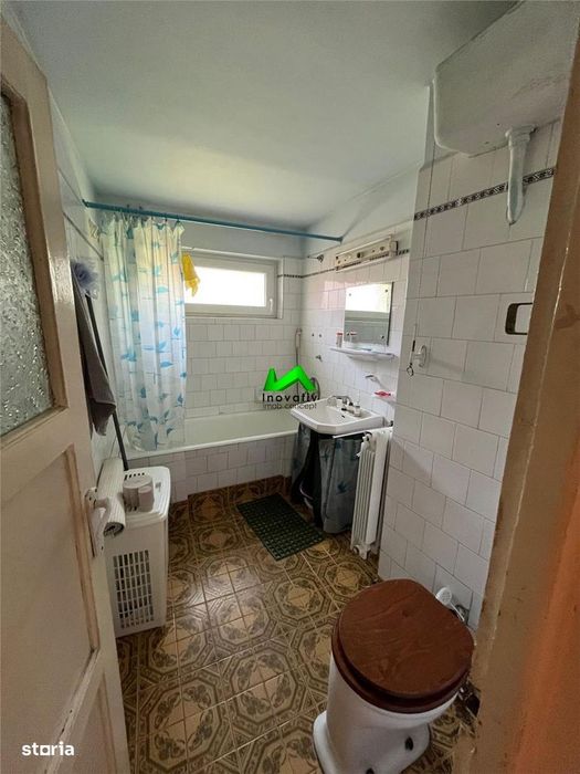 Casa de vanzare 3 camere pivnita Sibiu Lupeni