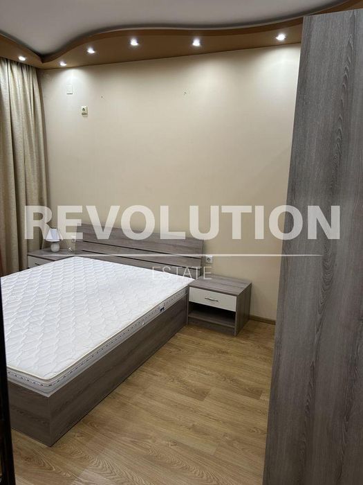 Дава се под наем Тристаен апартамент в Варна, Автогара - 115 кв.м за 700 € - Снимка #4