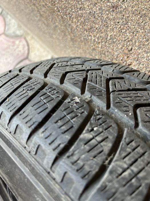 Anvelopa o buc doar 215/65R17 99H Winter M+S cu fulg Pirelli Scorpion