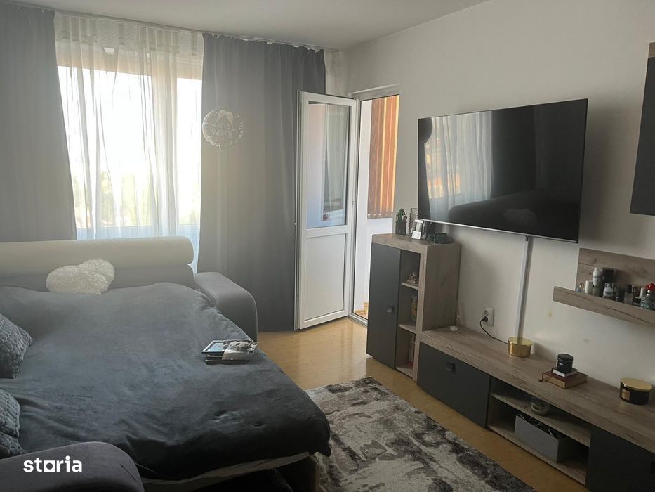 Apartament 3 camere, zona Vlahuta