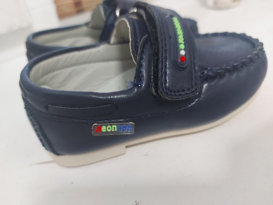 Продам обувь детскую