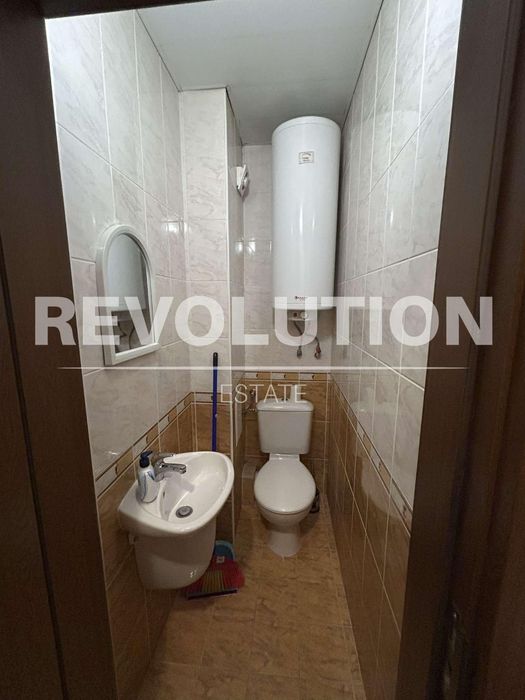 Дава се под наем Тристаен апартамент в Варна, Център - 84 кв.м за 498.27 € - Снимка #6