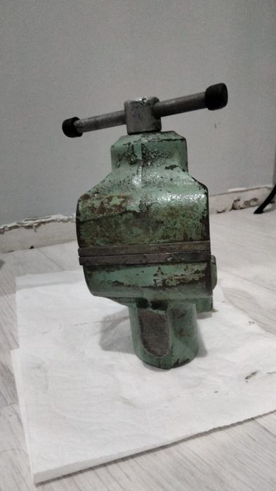 Продам тиски за 35000