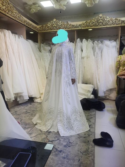 Ichki kiyimdagi etuk ayollarning porno fotosuratlari