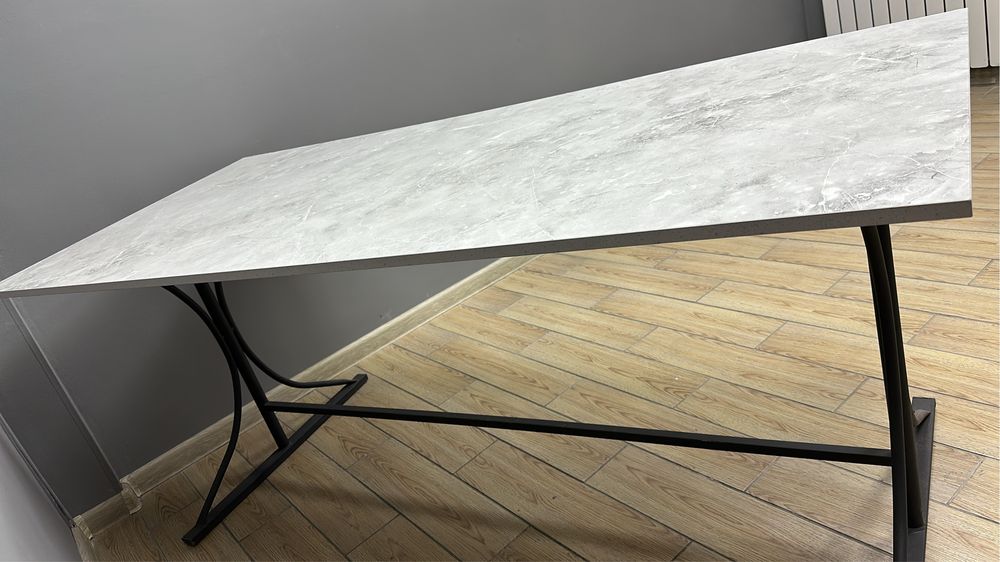 Офисная мебель, полки, столы