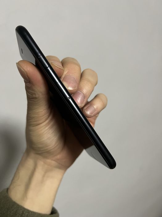 Продам айфон SE 2 128гб