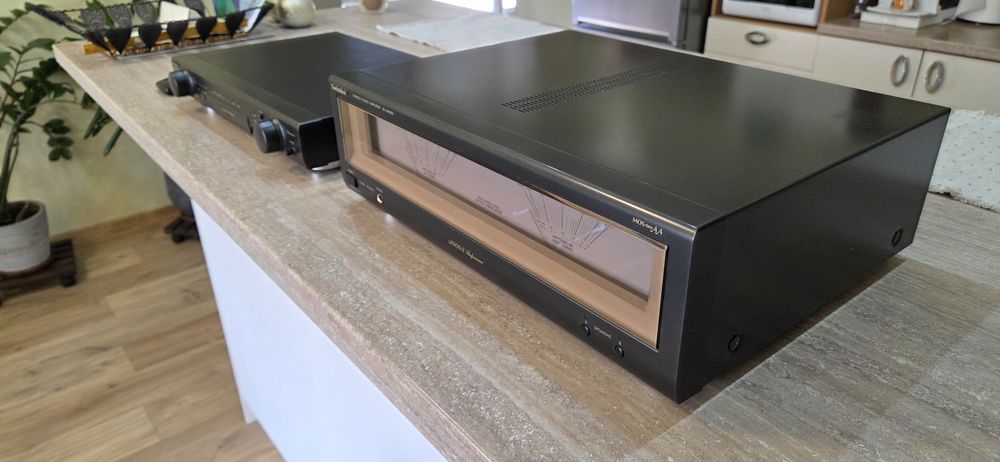Technics Amplificator si preamplificator  Se a 900 in stare perfectă de funcționare