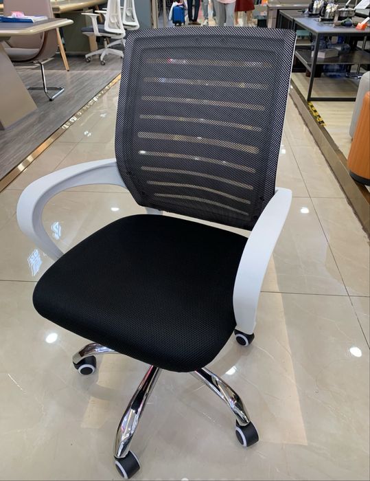 Офисное кресло SLRC 04