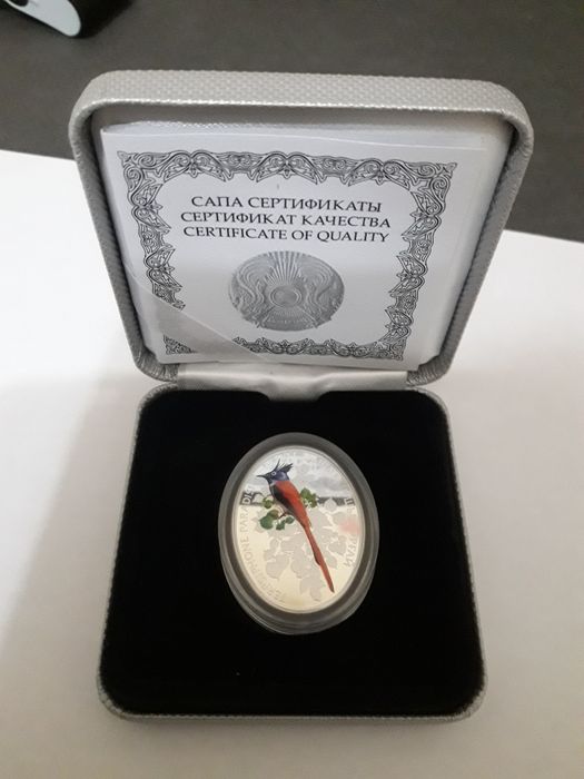 Казахстан. 500 тенге "Райская Мухоловка". Серебро. Без замечаний.