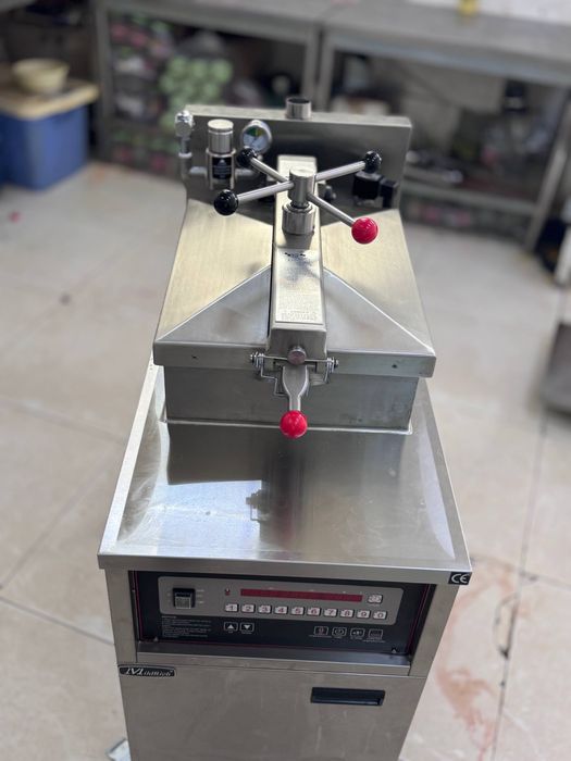 KFC Apparat vakumniy sotiladi