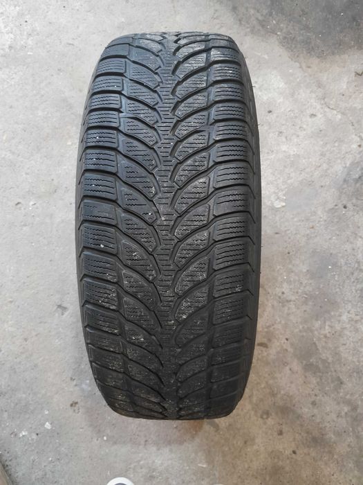 Vand 4 anvelope BRIDGESTONE 205 60 r16 de iarna