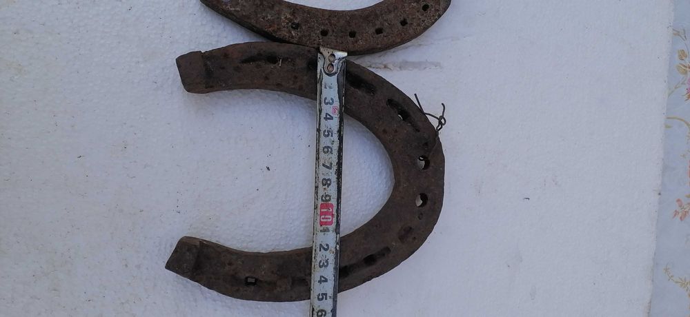 potcoave  mari  din  timpul  razboiului  pret  100 lei