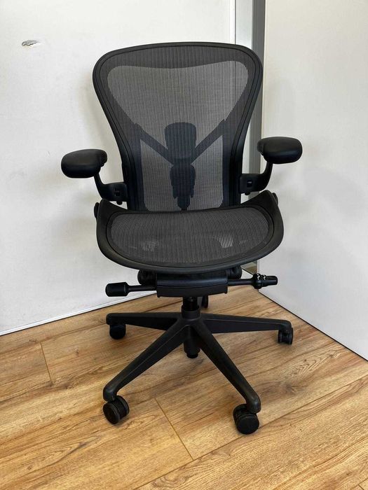 Refurbished Herman Miller Aeron Remastered Graphite Size C