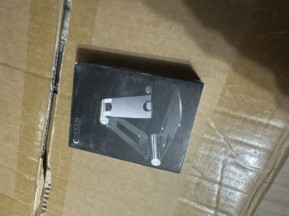 suport de birou universal pentru telefon și tabletă de la Tech-Protect