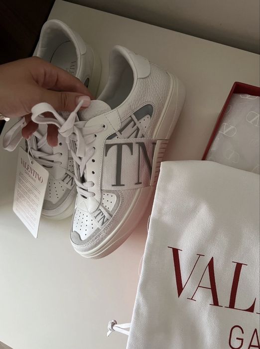Маратонки Valentino