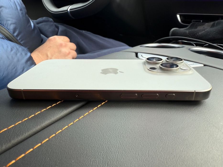 Продам Айфон 15 про