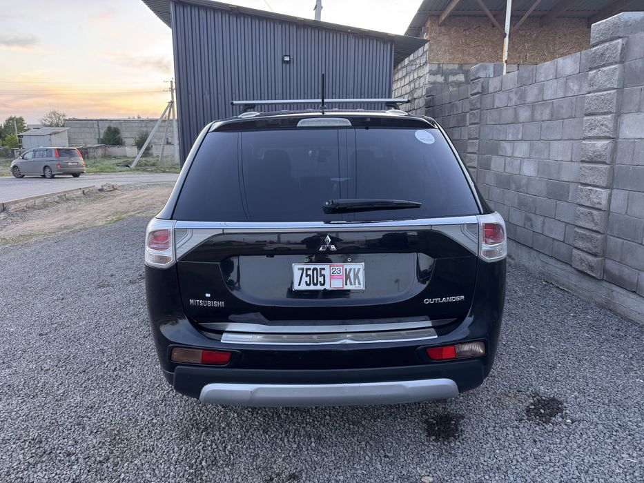 Mitsubishi Outlander 2015год