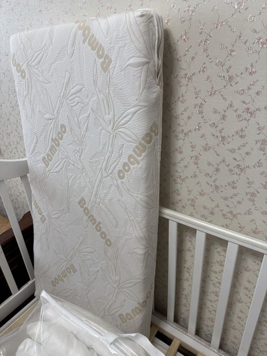 Детская кроватка / манеж