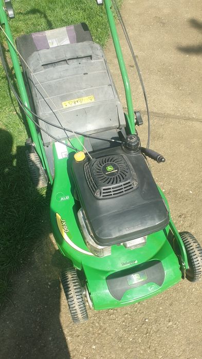 Mașini de tuns gazonul John Deere profesionala