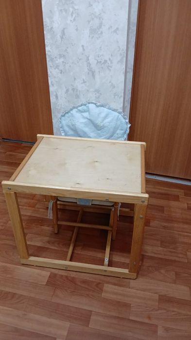 Детский стол. Раскладной.