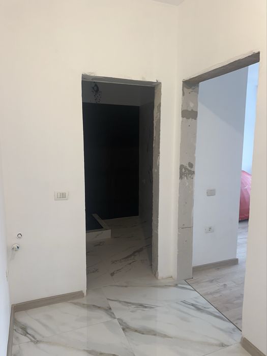 Vand apartament 2 camere  militari  pacii in spare la autogara !