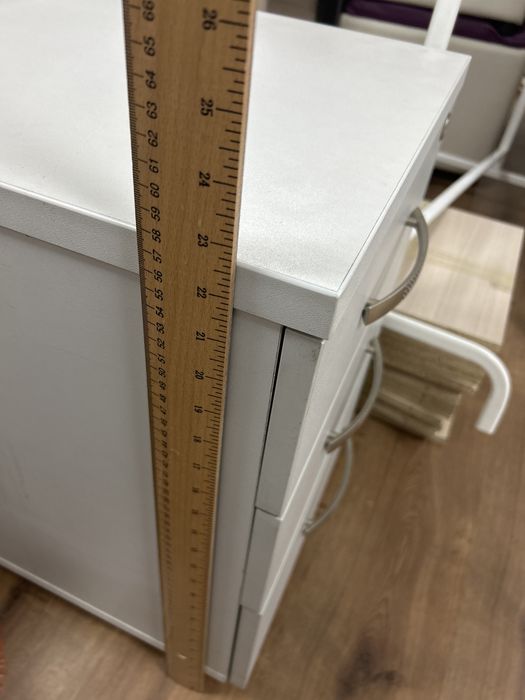 Тумбочки с 3 отсеками